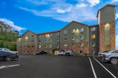 サバーバン スタジオズ モーガンタウン モーガンタウン公共図書館周辺のホテル