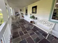 Beautiful historic home in Stony Brook! 뉴욕주립대 주변 호텔
