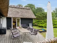 "Emeli" - 100m from the sea Hotels in Farevejle