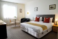 Golden Pebble Hotel Hotels near Shepherds Bush