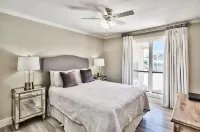 Beach service included begins March 1st beachfront 1 bedroom 1 bath sleeps 6 Các khách sạn gần Destin beach