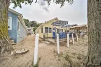 1 Mi to Presque Isle Waterfront Lake Erie Cottage - Parkering