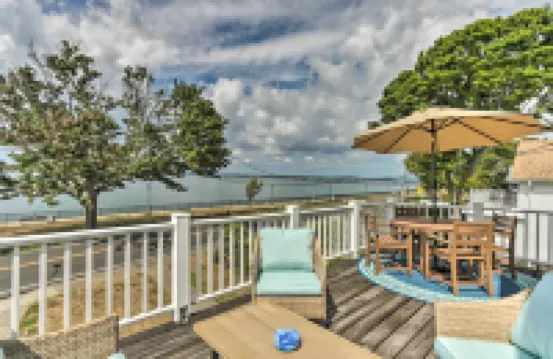 Walkable New Haven Retreat w/ Ocean Views!