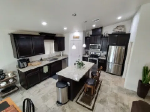 Comfortable and Welcoming Yuma Home 福瑞娜麓山酒店