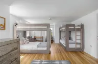 Walk to the Beach - Serene Coastal Country Cottage