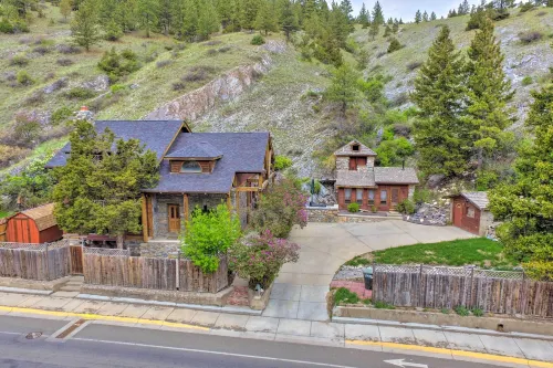 Historic Helena Retreat - Near Dtwn and Mt Helena! - Kitchens
