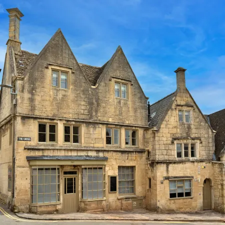 Luxury Home in Painswick by St. Mary’s Church