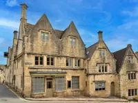 Luxury Home in Painswick by St. Mary’s Church