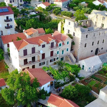 Apartment in Bol with balcony
