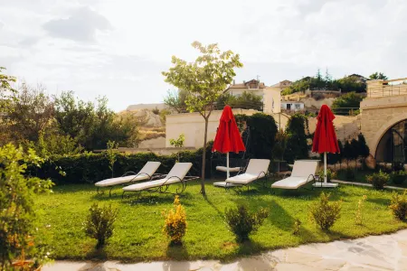 Hezen Cave Hotel