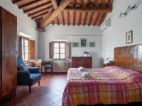 Flat with swimming pool and air conditioning