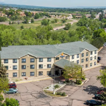 Comfort Inn North - Air Force Academy Area Отели рядом с достопримечательностью «Парк Коттонвуд Крик»