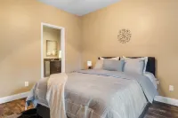 The Cozy Suite near all Attractions in downtown