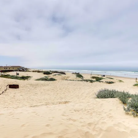 Between the Dunes Breezy Beachfront Oceano Home!