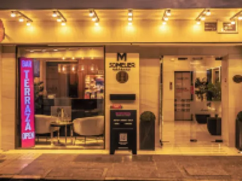 ホテル ソムリエ サンタ・ルシアの丘周辺のホテル