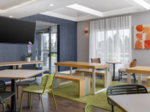 Spark by Hilton Woodstock Hotels in Oxford County