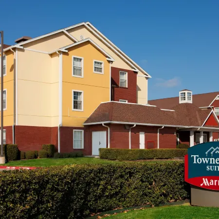 TownePlace Suites Fort Worth Southwest/Tcu Area Отели рядом с достопримечательностью «Стадион Амон Картер»