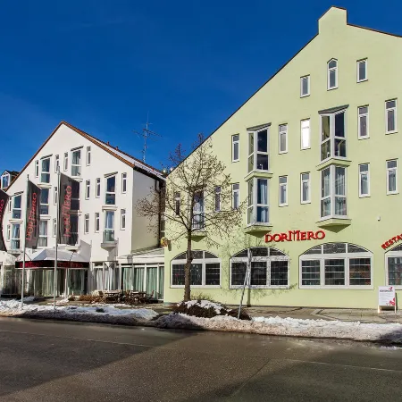 Dormero Hotel München-Kirchheim Messe Отели рядом с достопримечательностью «Выставочный центр Мюнхена»