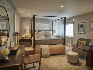 더 웨스트베리 호텔