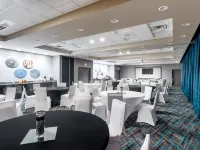 Holiday Inn Express & Suites CHARLOTTE AIRPORT by IHG Hotels near Enderly Park