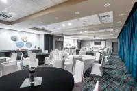 Holiday Inn Express & Suites CHARLOTTE AIRPORT by IHG - Airport Shuttle