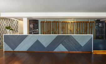 Kimpton Shorebreak Resort