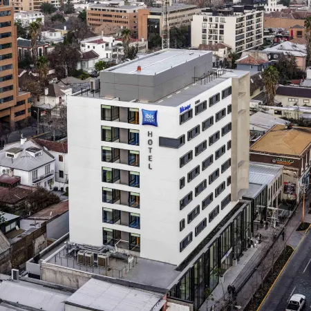 Ibis Budget Santiago Providencia Отели рядом с достопримечательностью «Холм Сан-Кристобаль»