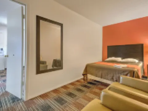 OYO Palm Leaf Motel Hotels in Ashland