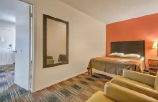 OYO Palm Leaf Motel