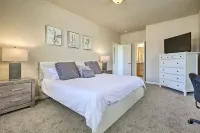 Mesquite Desert Retreat Near Golf and Casinos! - parking