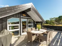 "Skyler" - 1km from the Sea - parking