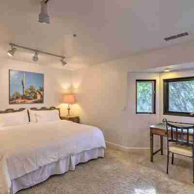 Private Patio & Red Rock Views: Sedona Apt! Rooms