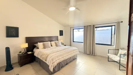 Modern Lux Ajijic 2 Bed Home -Fantastic Location -Bikes -Gym -Pickleball Court