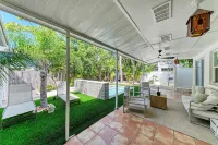 Meant to Bee on Ami Managed by Beach Retreats