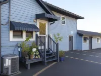 Hillsboro Inn & Suites Hotels in Liberty Township