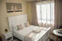 Elegant Comfy 3 Bedroom Apartment - Private Pools