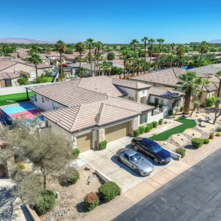 Walk to Stagecoach,Incredible Gameroom, Putting Green, Bocce, Slide, Pickleball