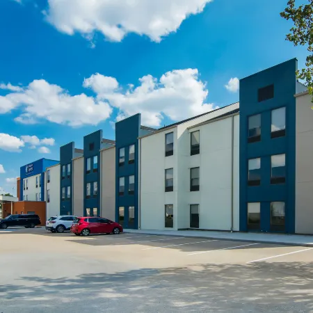 Holiday Inn Express & Suites Joplin Southeast by IHG