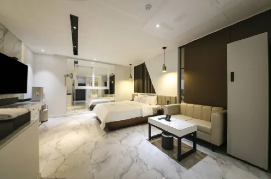 Unmanned Hotel A ONE