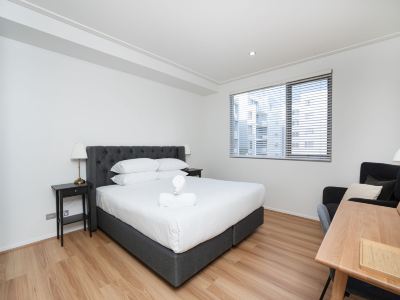 Modern 1-Bed Unit with Pool Views and Balcony