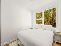 Gorgeous 3-Bed Manly Pad, Short Walk to the Beach - de playa