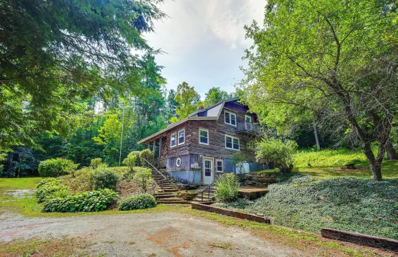 普萊恩菲爾德的森林隱居處：徒步、划船及滑雪