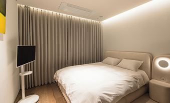 Caelum Black Gangnam Luxury Apt