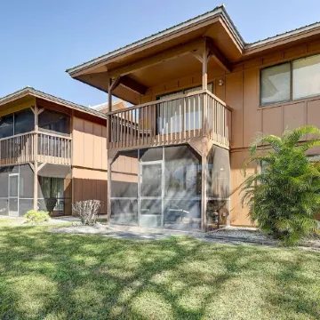 The Gator Escape -Poolside Condo Walk to Tiki Bar