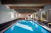 Home2 Suites by Hilton Jackson, MI - Pools
