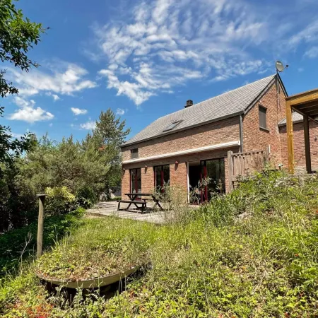 Villa in Durbuy with Jacuzzi & Golf Access