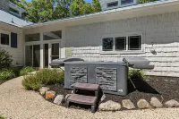 Private Beautiful Surrounding Hot Tub Mins to Saug - Villas