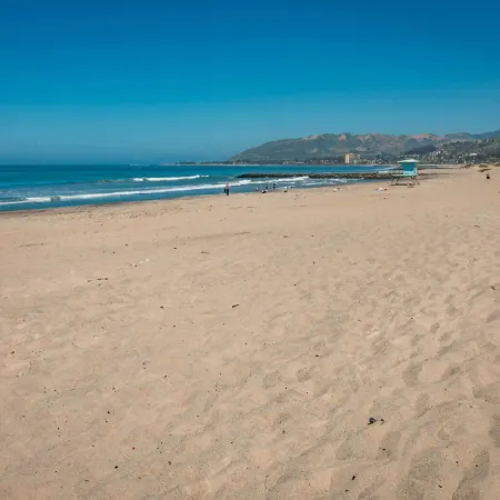 Remodeled Ventura Beach Home with Yard and Fire Pit!