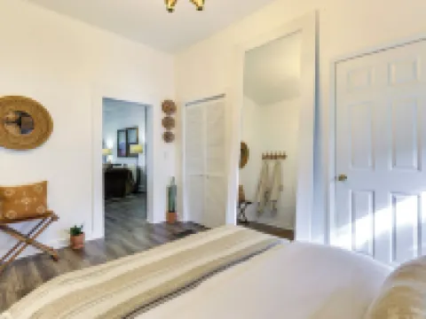 Fire Pit & Yard: Updated Winter Garden Home! Hotels in Winter Garden