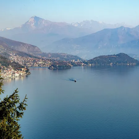Argegno Wonderful View - by Myhomeincomo